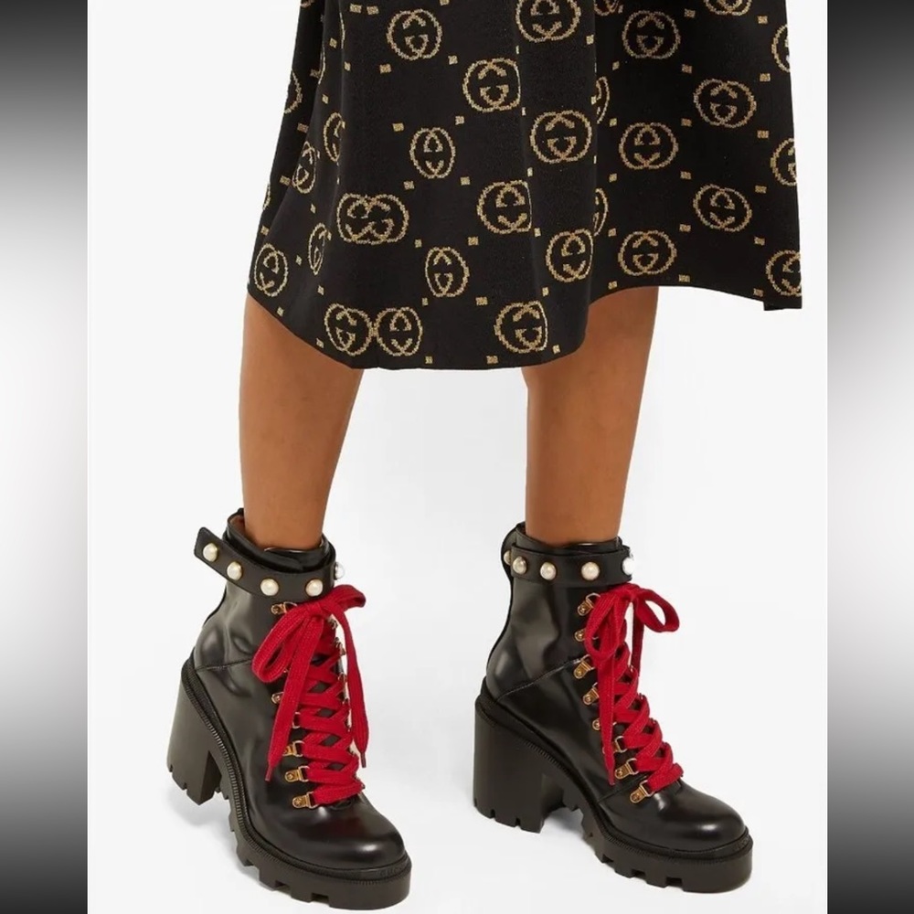 GUCCI Black Magnum Calfskin Pearl Lace Up Combat Ankle Boots 37 7